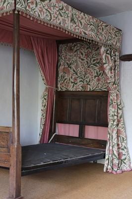 Lot 21 - An oak tester bed