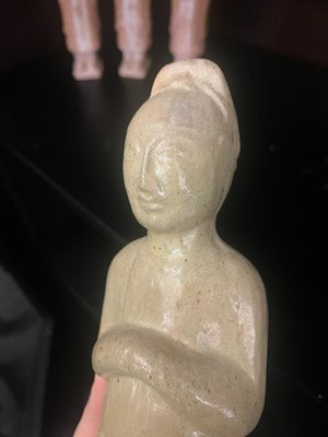 Lot 357 - A group of Chinese pottery items