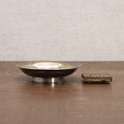Lot 125 - A Chinese silver-gilt saucer