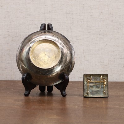 Lot 125 - A Chinese silver-gilt saucer