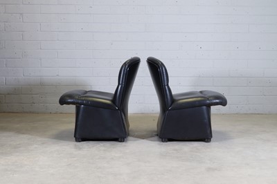 Lot 70 - A pair of Italian lounge chairs