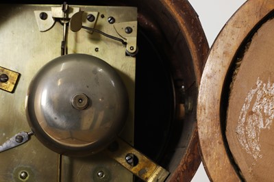 Lot 282 - A Regency mahogany balloon clock