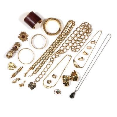 Lot 239 - A collection of costume jewellery