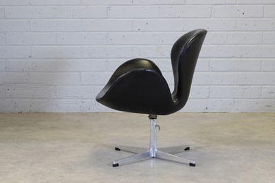 Lot 257 - A 'Swan' lounge chair