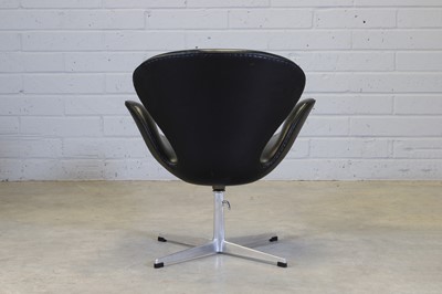 Lot 257 - A 'Swan' lounge chair