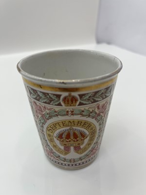 Lot 112 - A collection of commemorative porcelain