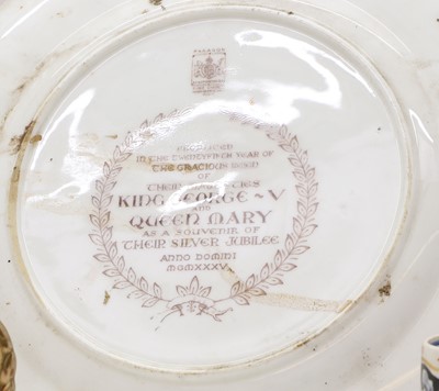 Lot 112 - A collection of commemorative porcelain