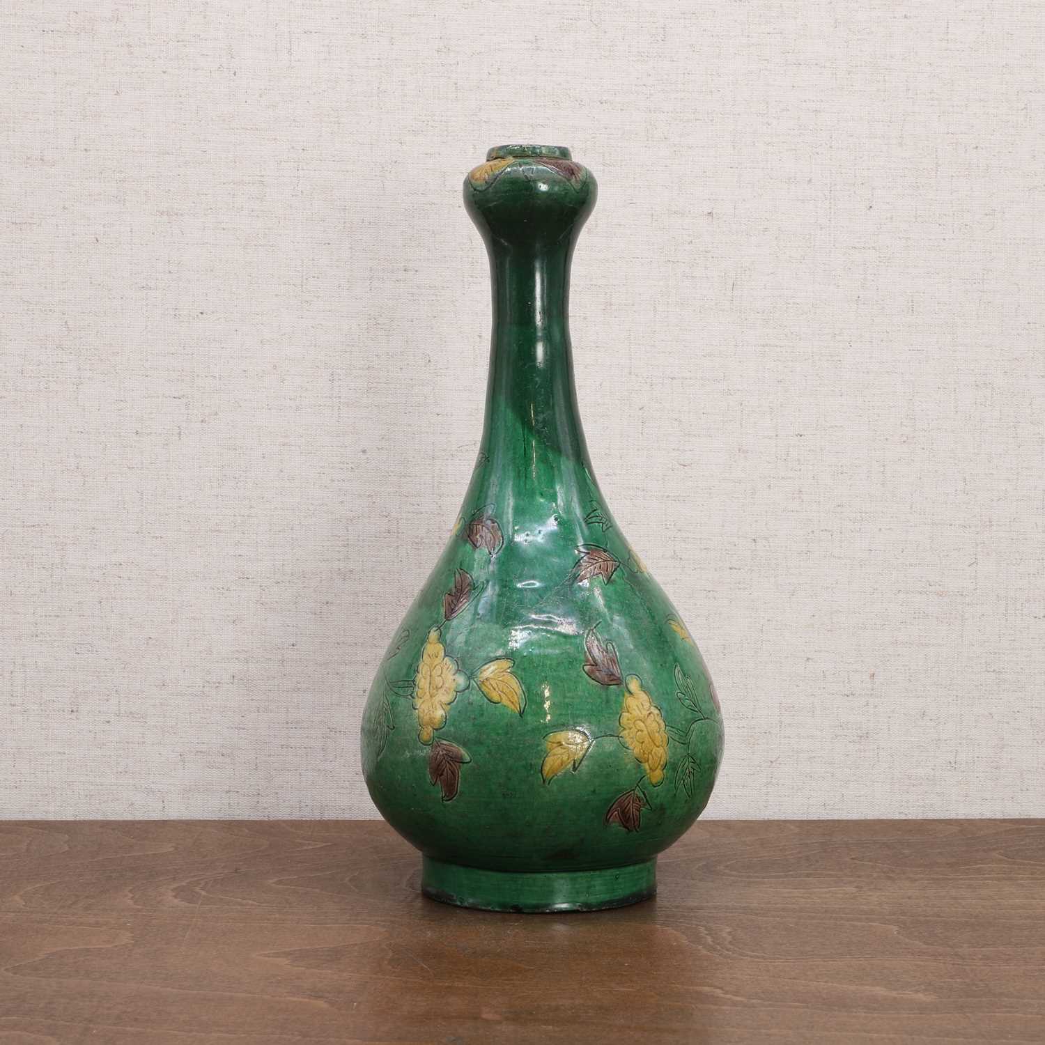 Lot 41 - A Chinese famille verte vase