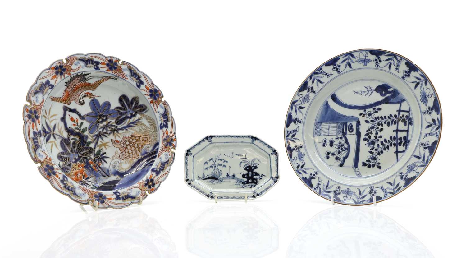Lot 70 - A Chinese blue and white porcelain plate