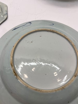 Lot 70 - A Chinese blue and white porcelain plate
