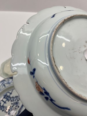 Lot 70 - A Chinese blue and white porcelain plate