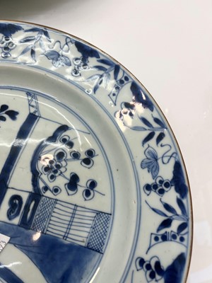 Lot 70 - A Chinese blue and white porcelain plate