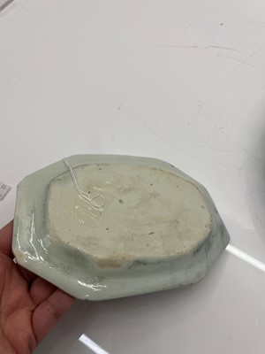 Lot 70 - A Chinese blue and white porcelain plate