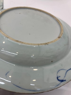 Lot 70 - A Chinese blue and white porcelain plate