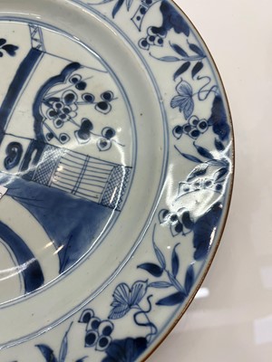 Lot 70 - A Chinese blue and white porcelain plate