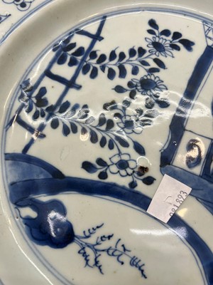 Lot 70 - A Chinese blue and white porcelain plate