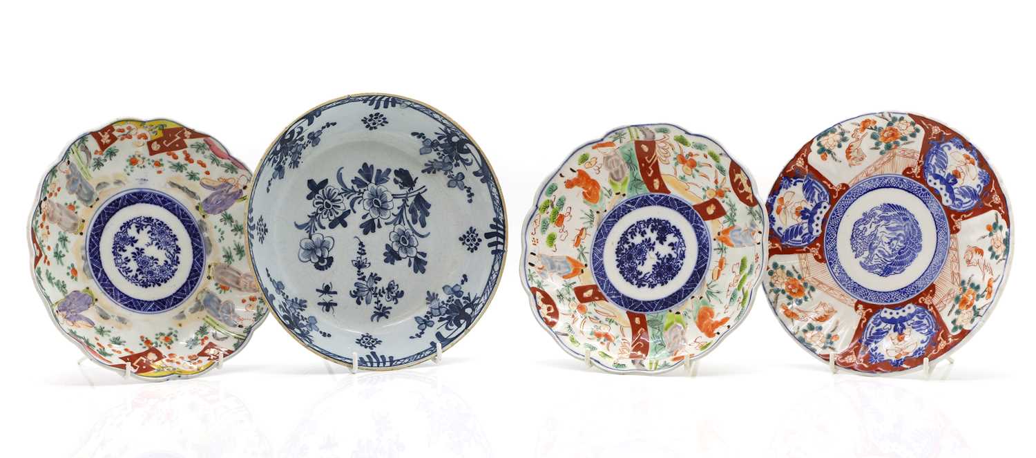 Lot 116 - A Delft pottery dish