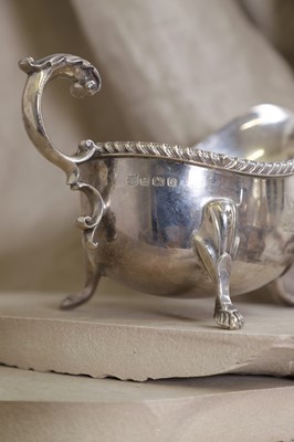 Lot 499 - A pair of silver sauce boats