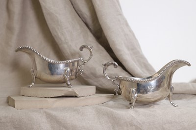 Lot 499 - A pair of silver sauce boats