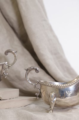Lot 499 - A pair of silver sauce boats