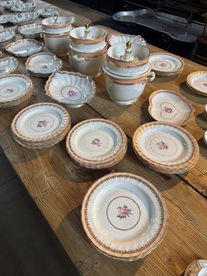 Lot 100 - A Derby composite dessert service