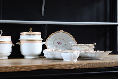 Lot 100 - A Derby composite dessert service