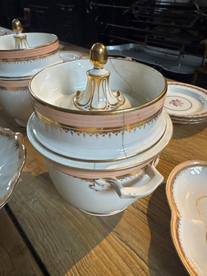 Lot 100 - A Derby composite dessert service