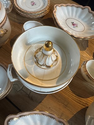 Lot 100 - A Derby composite dessert service