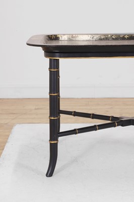 Lot 93 - A papier mâché lacquered tray top table