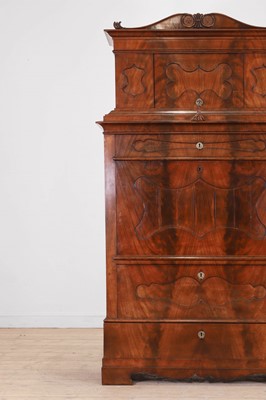Lot 18 - A Biedermeier mahogany secrétaire à abattant