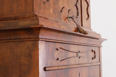 Lot 18 - A Biedermeier mahogany secrétaire à abattant