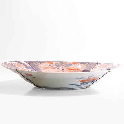 Lot 255 - A large Japanese Imari charger