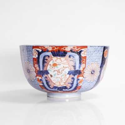 Lot 256 - Two Japanese Imari pieces