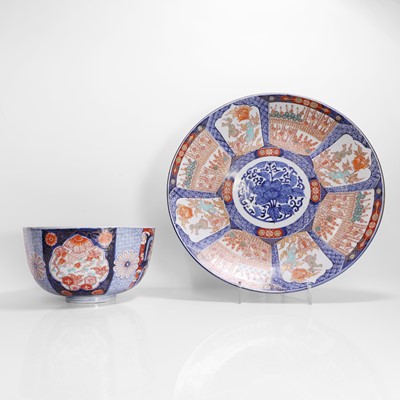 Lot 256 - Two Japanese Imari pieces