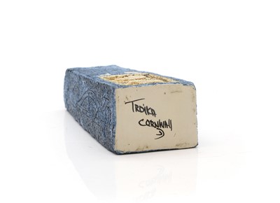 Lot 101 - A Troika pottery coffin vase
