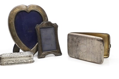 Lot 21 - A collection of silver items