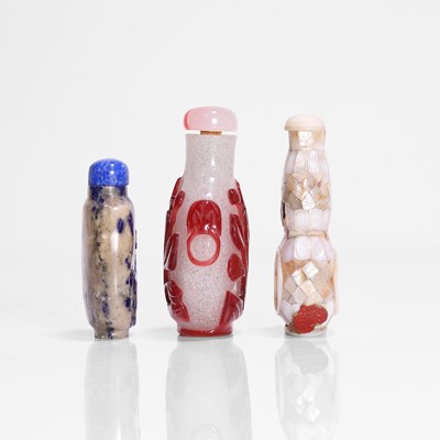 Lot 177 - A collection of three Chinese snuff bottles