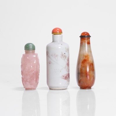 Lot 179 - A collection of three Chinese snuff bottles