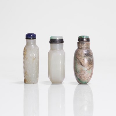 Lot 175 - A collection of three Chinese jade snuff bottles