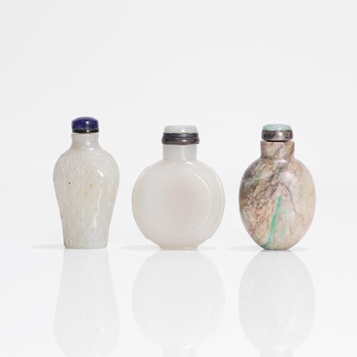 Lot 175 - A collection of three Chinese jade snuff bottles