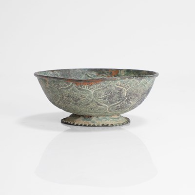 Lot 139 - A Chinese bronze bowl