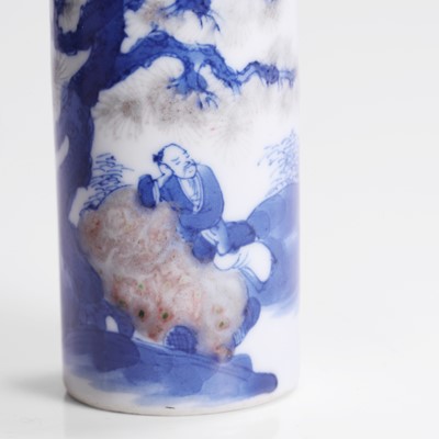 Lot 173 - A Chinese copper-red and underglaze blue snuff bottle