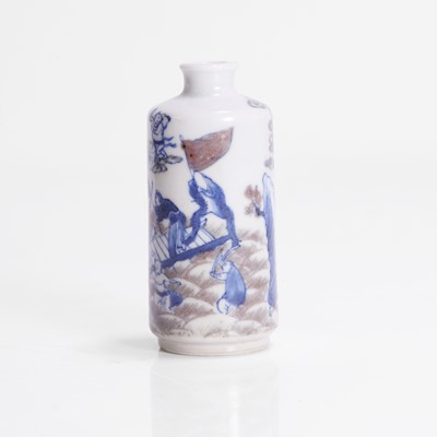 Lot 167 - A Chinese copper-red and underglaze blue snuff bottle