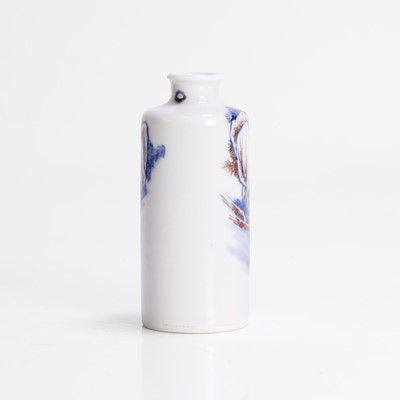 Lot 168 - A Chinese copper-red and underglaze blue snuff bottle
