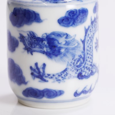 Lot 162 - A Chinese blue and white snuff bottle