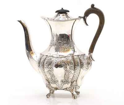 Lot 14 - A Victorian silver teapot
