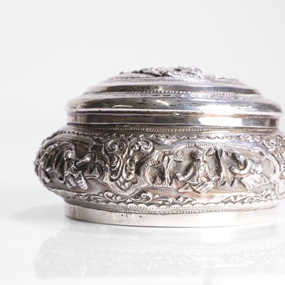 Lot 217 - A pair of Indian silver beakers