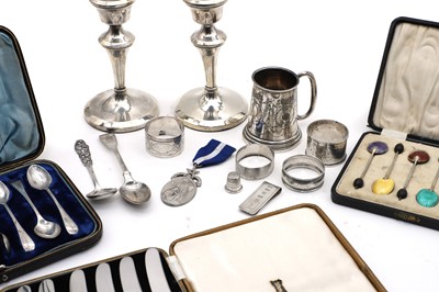 Lot 61 - A collection of silver items