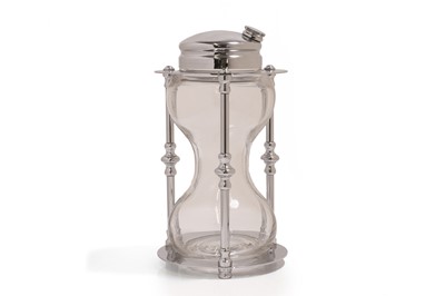 Lot 89 - An American silver-plated 'hour glass' cocktail shaker