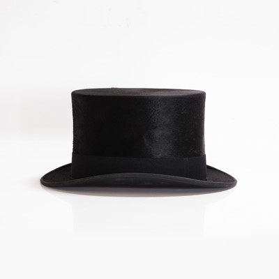 Lot 309 - A G. A. Dunn & Co. silk top hat
